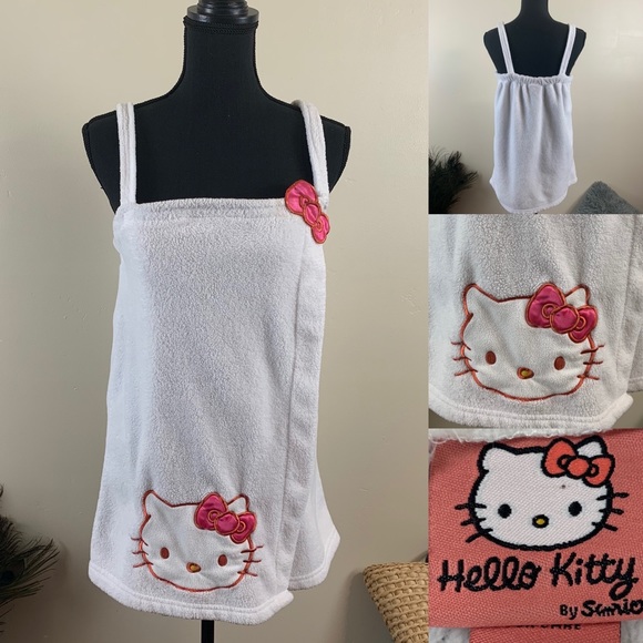 Hello Kitty Other - Hello Kitty Super Bunny Soft Bath Wrap Robe 🐰 🛀